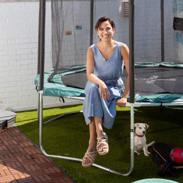 La solución de IKEA para que estrenes suelo en la terraza esta primavera SIN OBRAS (igual que la actriz Toni Acosta)