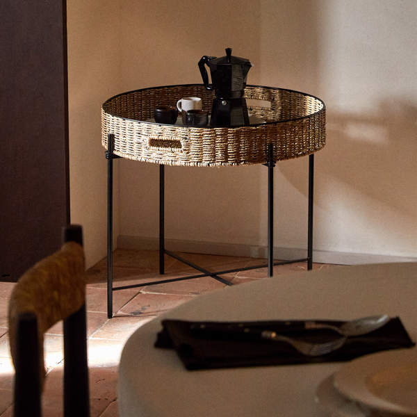 Zara Home tiene el mueble perfecto de doble uso para salones pequeños: bonito y muy práctico