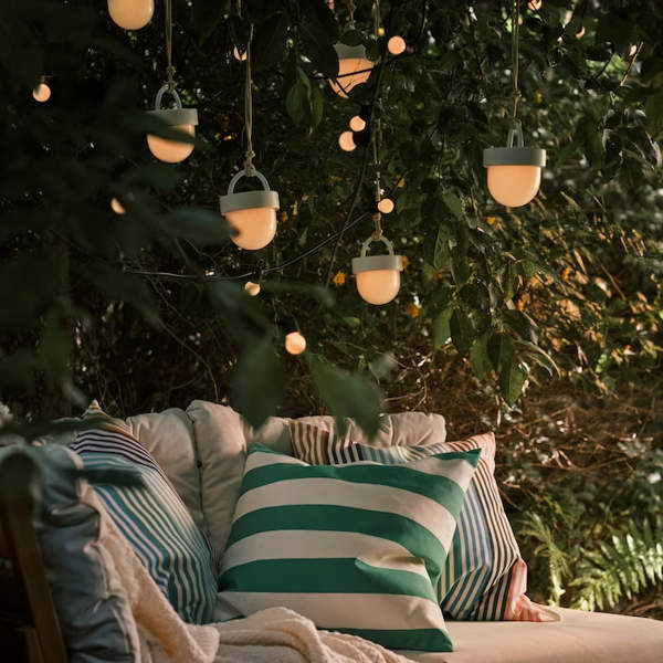 5 ideas brillantes de IKEA para iluminar la terraza o el balcón y poder disfrutar de estos espacios también por la noche