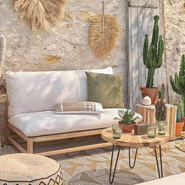 Usa piedras en tu jardín o terraza: los 3 consejos decorativos de Maisons du Monde para combinarlas con los muebles de exterior