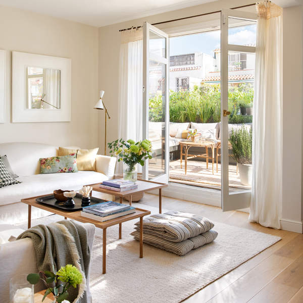 Un piso pequeño con mini terraza lleno de encanto: blanco, elegante, minimalista cálido y muy inspirador
