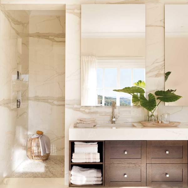 Baños modernos con ducha: 16 FOTOS e ideas de la revista El Mueble que te inspirarán en tu próxima reforma 