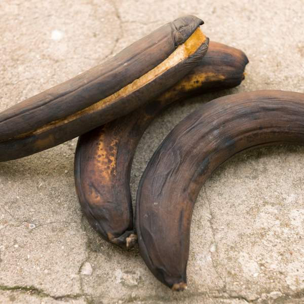 ¿Qué hay que hacer para que los plátanos no se pongan negros? 