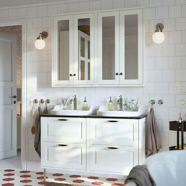 6 baños de IKEA que deberías ver antes de redecorar el tuyo: pequeños, grandes, rústicos, modernos...