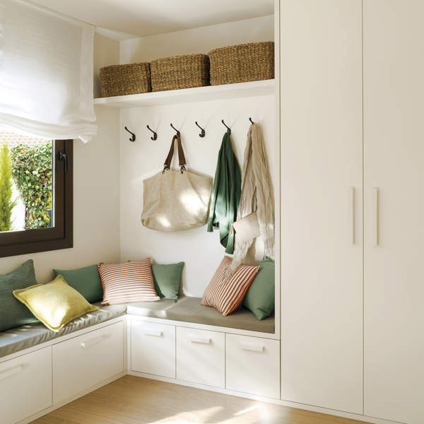 No te compliques más: 6 armarios baratísimos que aprovechan el espacio de cualquier rincón pequeño o difícil de tu casa