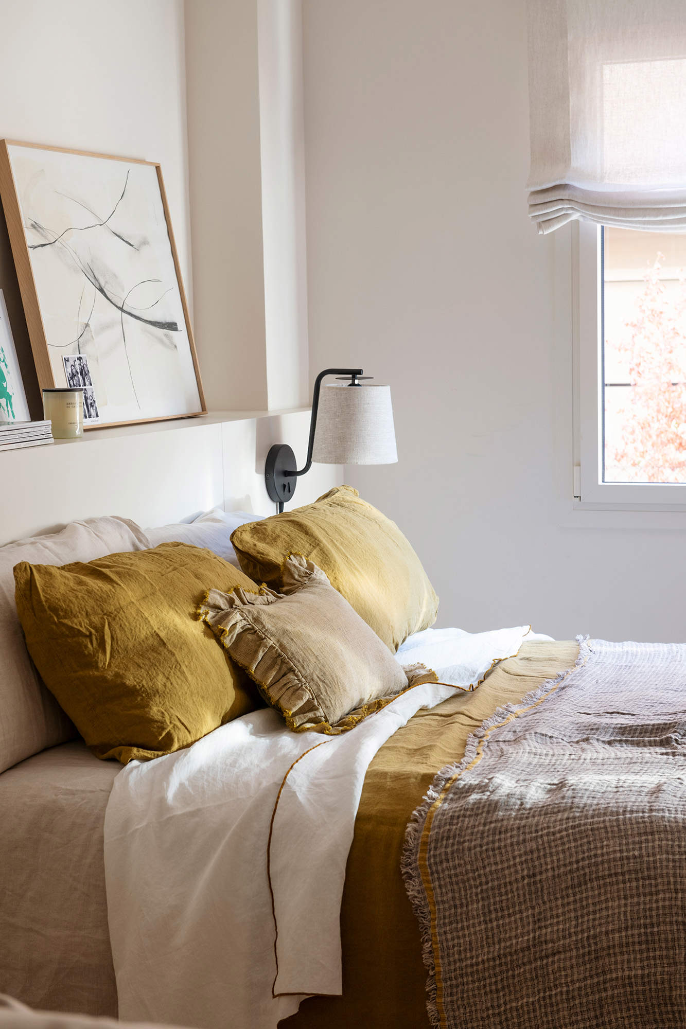 Detalle de la roap de cama en el dormitorio