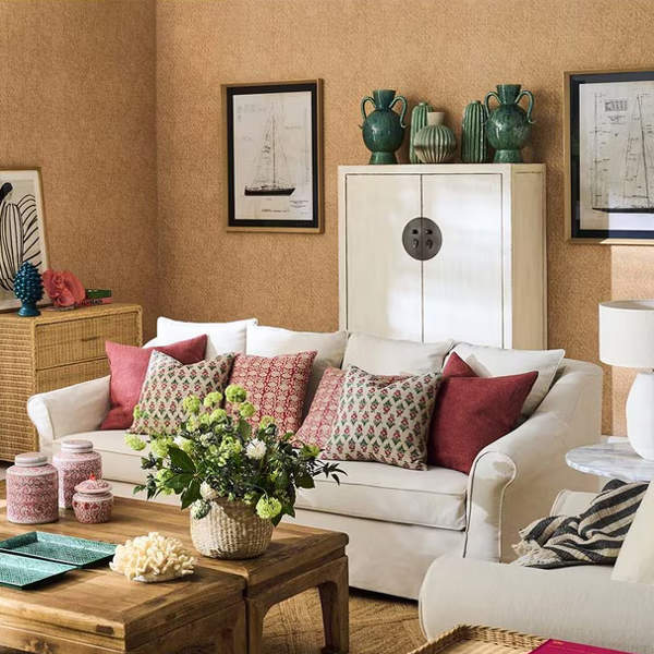 Básicos de El Mueble que querremos toda la vida: el elegante sofá de El Corte Inglés que sumará estilo y confort a tu salón