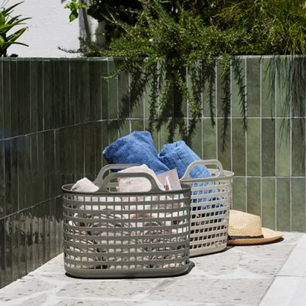 Poco se habla de esta cesta de JYSK por 7€: sirve para decorar la terraza, el salón o como bolso para ir a la playa