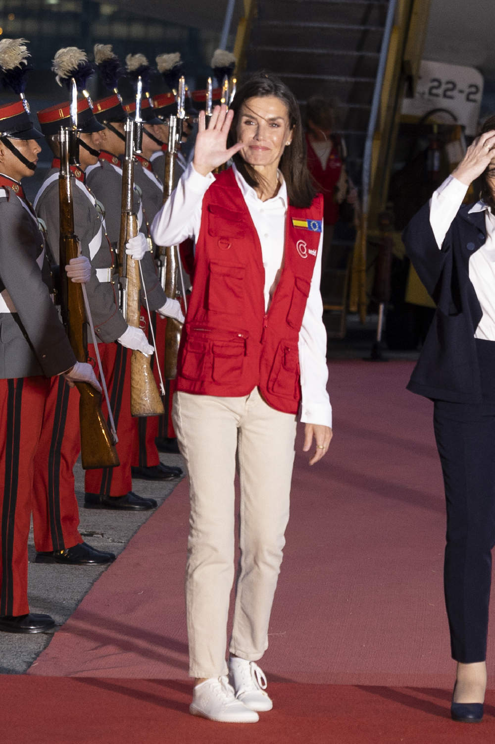 Letizia Ortiz en Guatemala luciendo sus zapatillas preferidas.