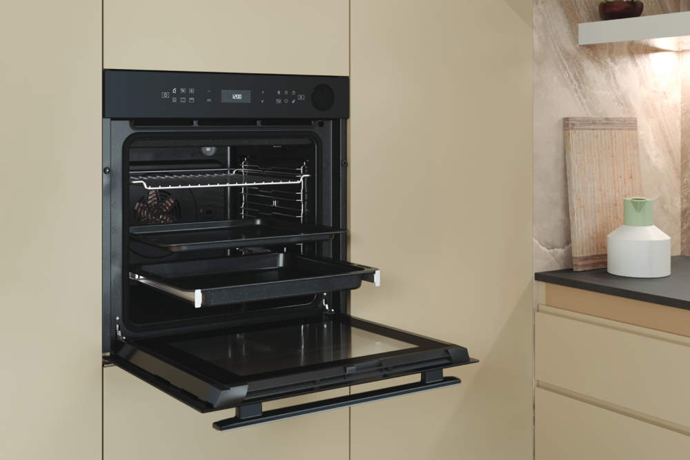Whirlpool  Horno Absolute Lifestyle Perspective open