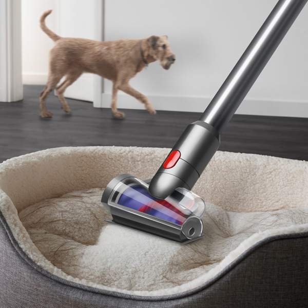 Dyson rebaja 150€ la V15 Detect Fluffy: la aspiradora más inteligente y potente de la firma e ideal para hogares con mascotas