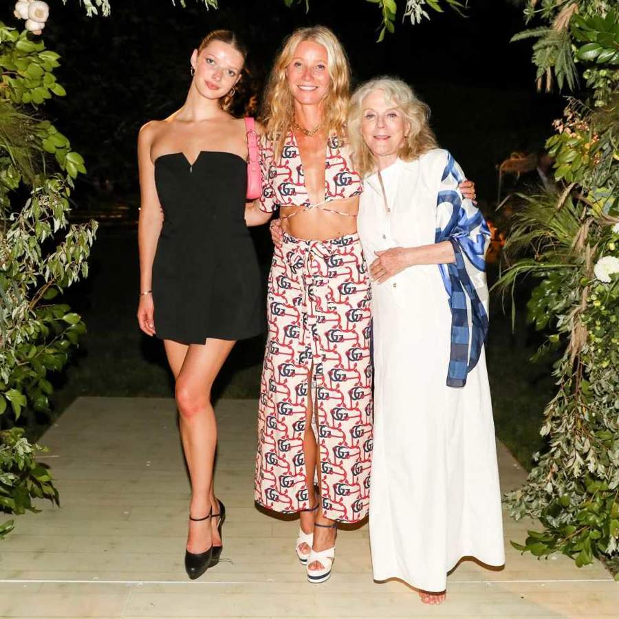 Gwyneth Paltrow posa junto a su hija Apple Martin y su madre Blythe Danner
