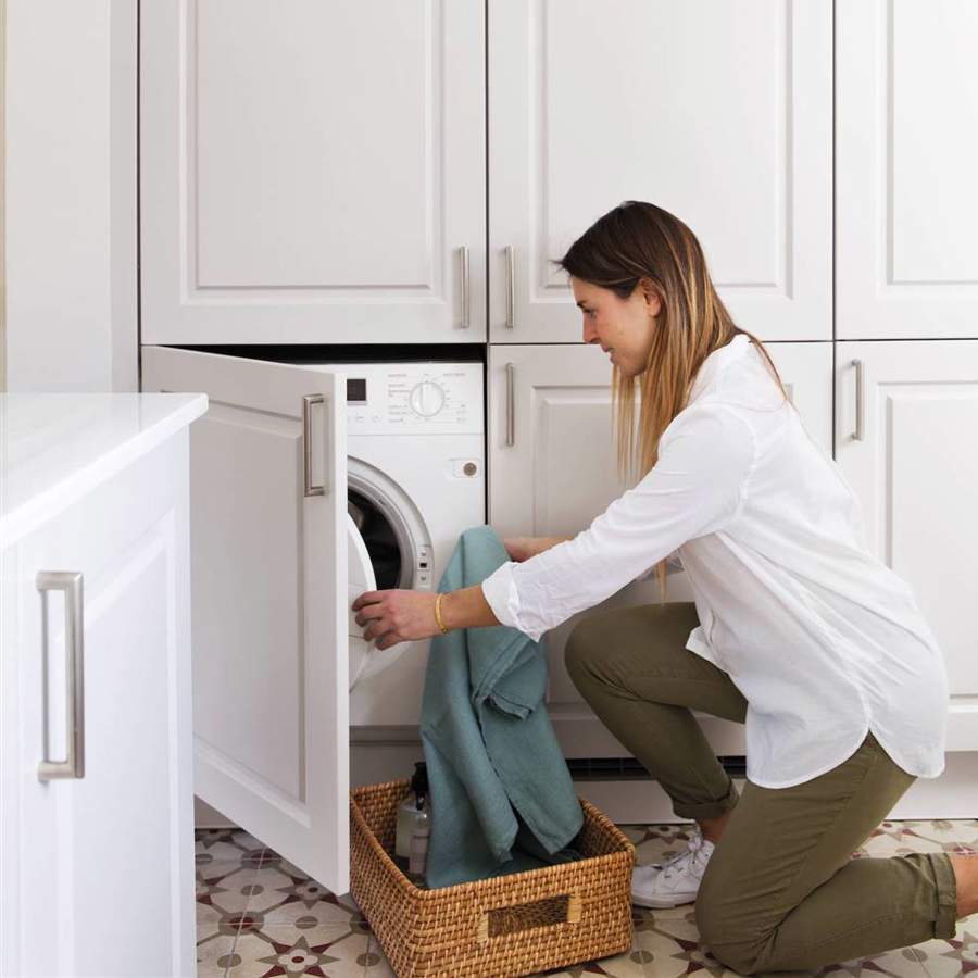 Toma nota de estas 4 ideas para colocar la lavadora en espacios reducidos   