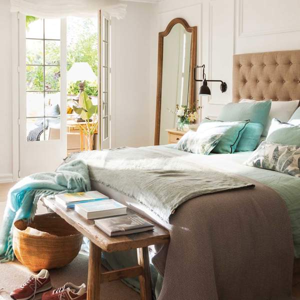 El dormitorio favorito de las francesas: colores neutros, muebles vintage y mucho más