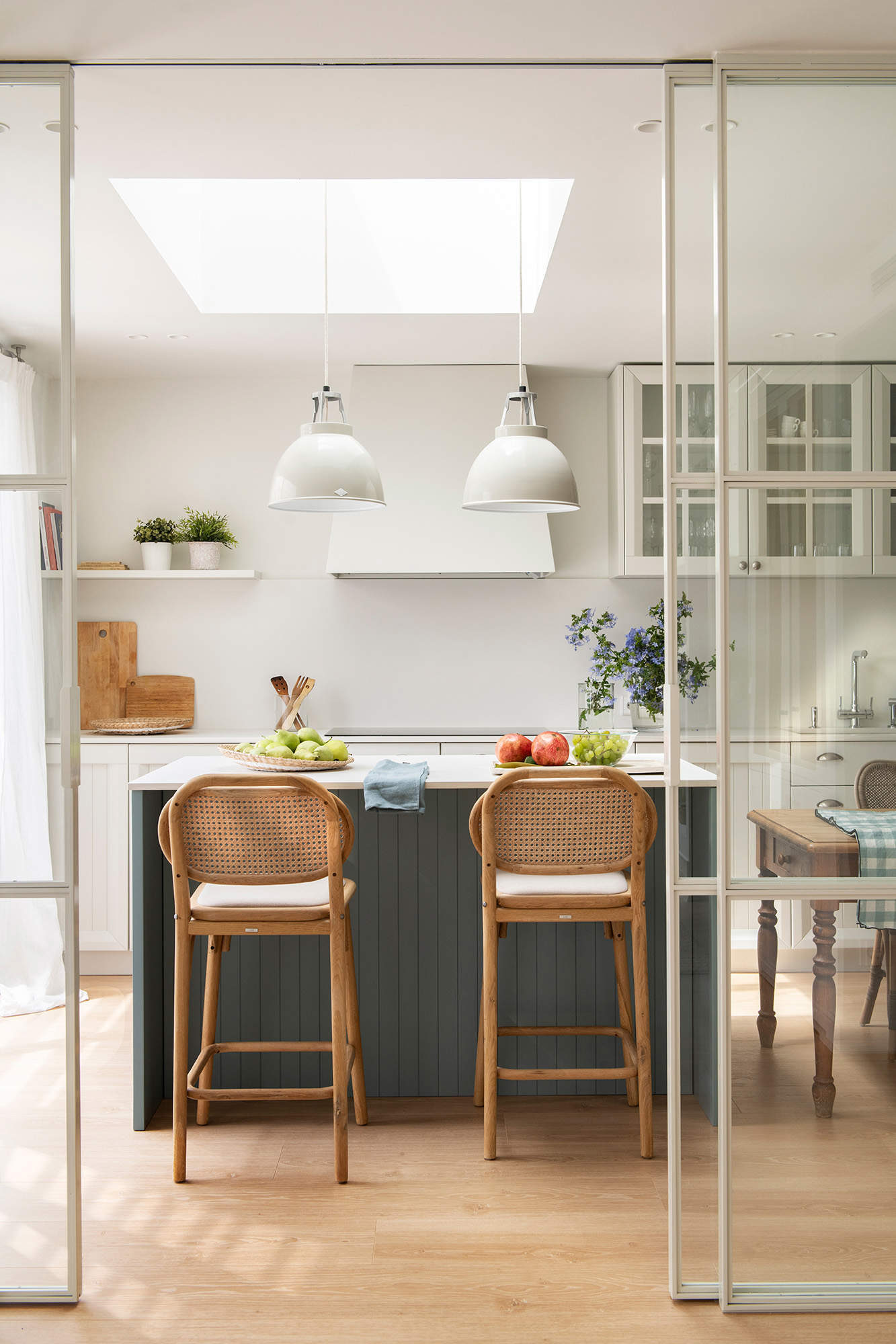 Cocina con campana de obra. 