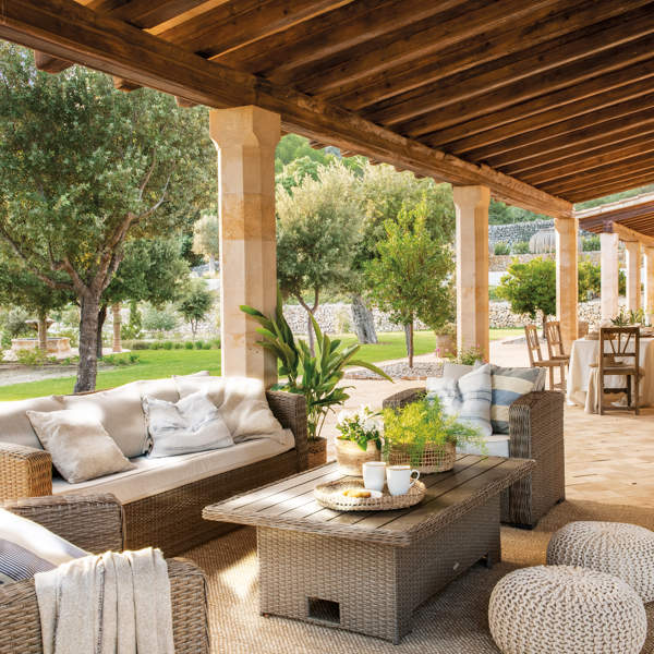 El lujo silencioso era esto: una casa en Mallorca, de estilo tradicional y rodeada de naturaleza donde refugiarse en verano