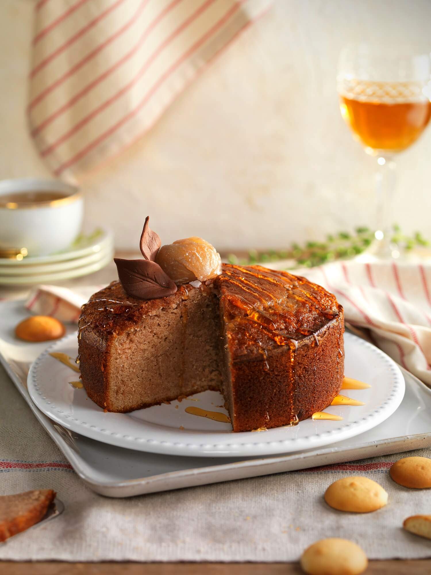 postres con castañas bizcocho con hojas de chocolate