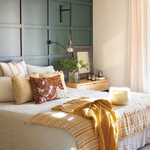 Ni blancas, ni estampadas: 9 colores para pintar la pared del dormitorio según los colores tendencia de 2025