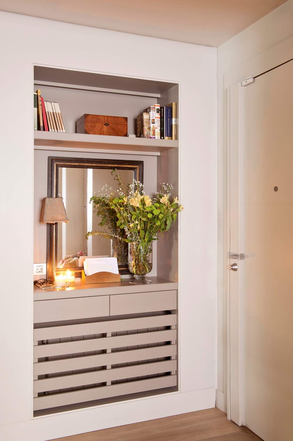 Recibidor con mueble hecho a medida