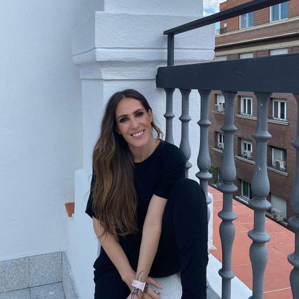 Así es la casa de Malú: un chalet moderno con toques clásicos y amplio jardín en Majadahonda, Madrid