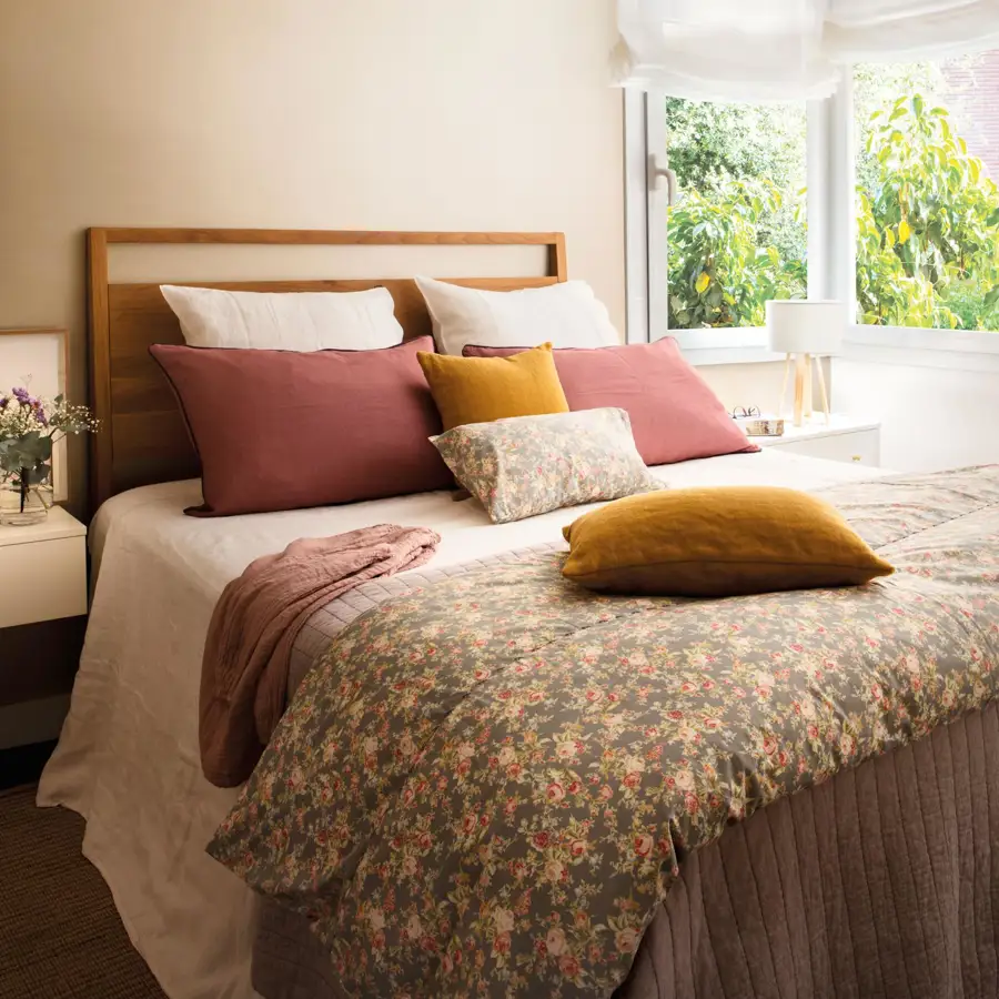 cama con nordico estampado de flores_00444963