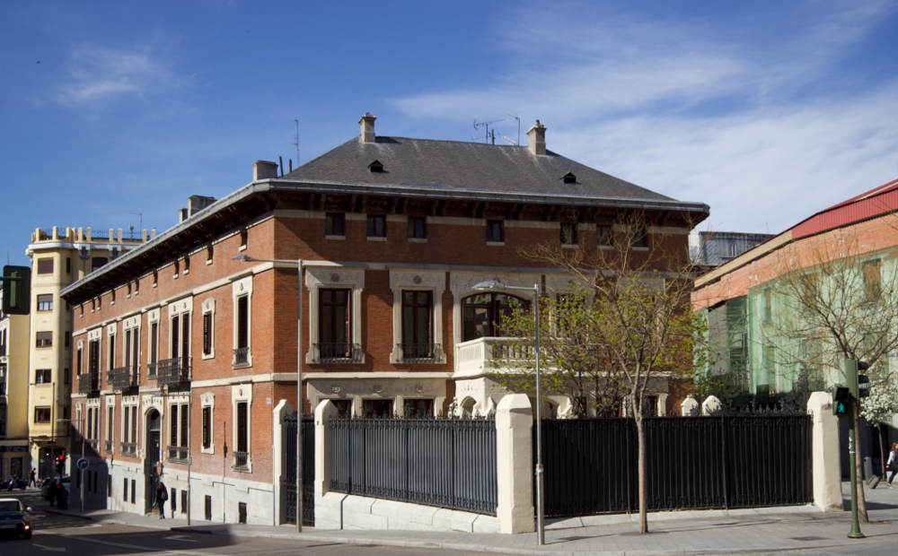 Fachada Palacio de Santa Bárbara Casa de Navidad de El Mueble