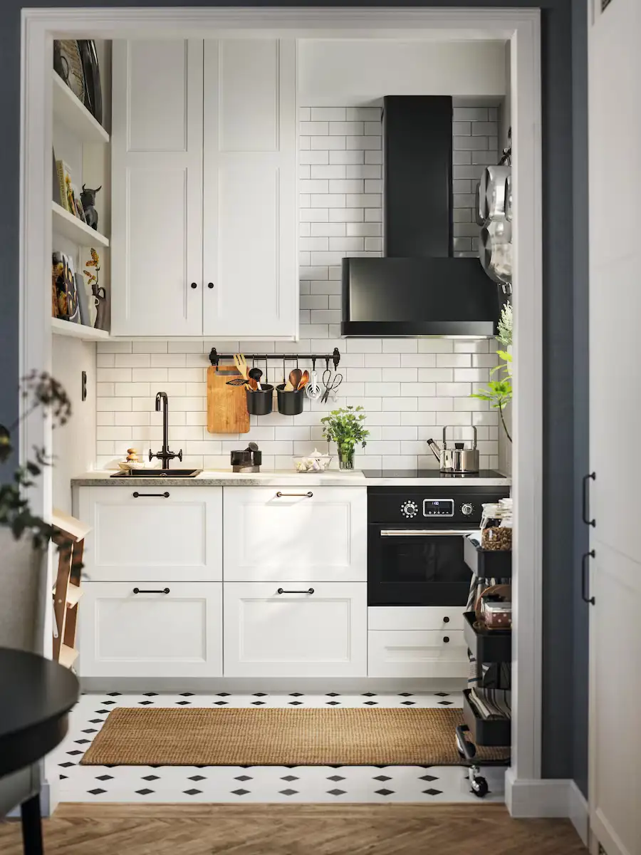 Cocina blanca de IKEA.