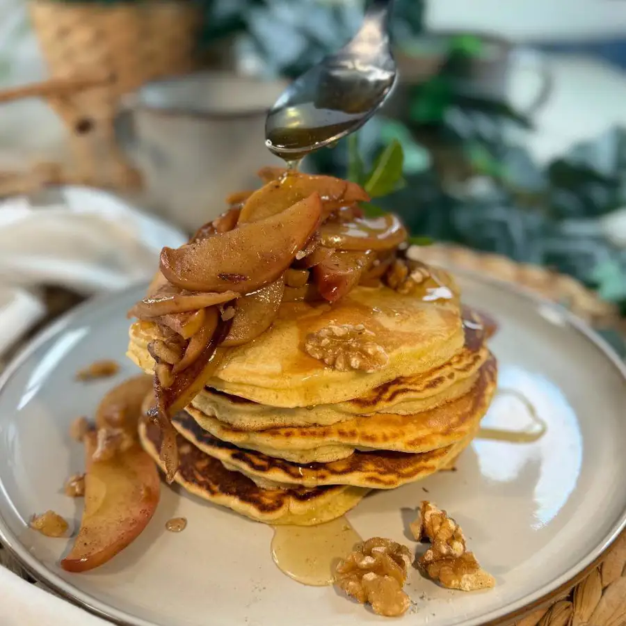 Tortitas de manzana y yogur griego