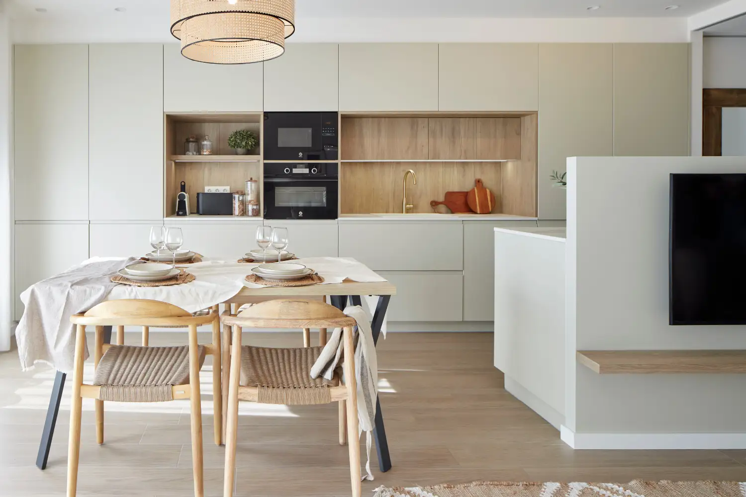 Un comedor sobrio y minimalista