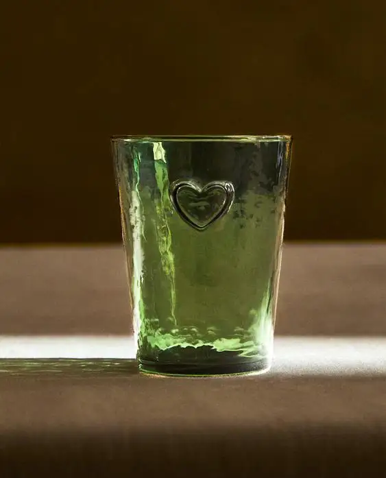 Vasos de vidrio con detalles