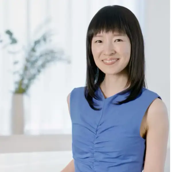 Cómo vender en Vinted: Marie Kondo desvela el truco para enviar tu ropa y que llegue en perfecto estado