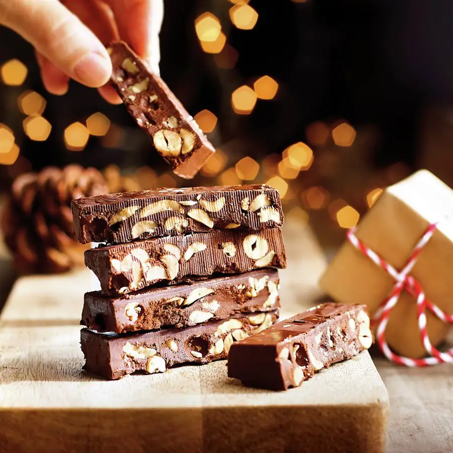 Turrón de chocolate y cacahuetes