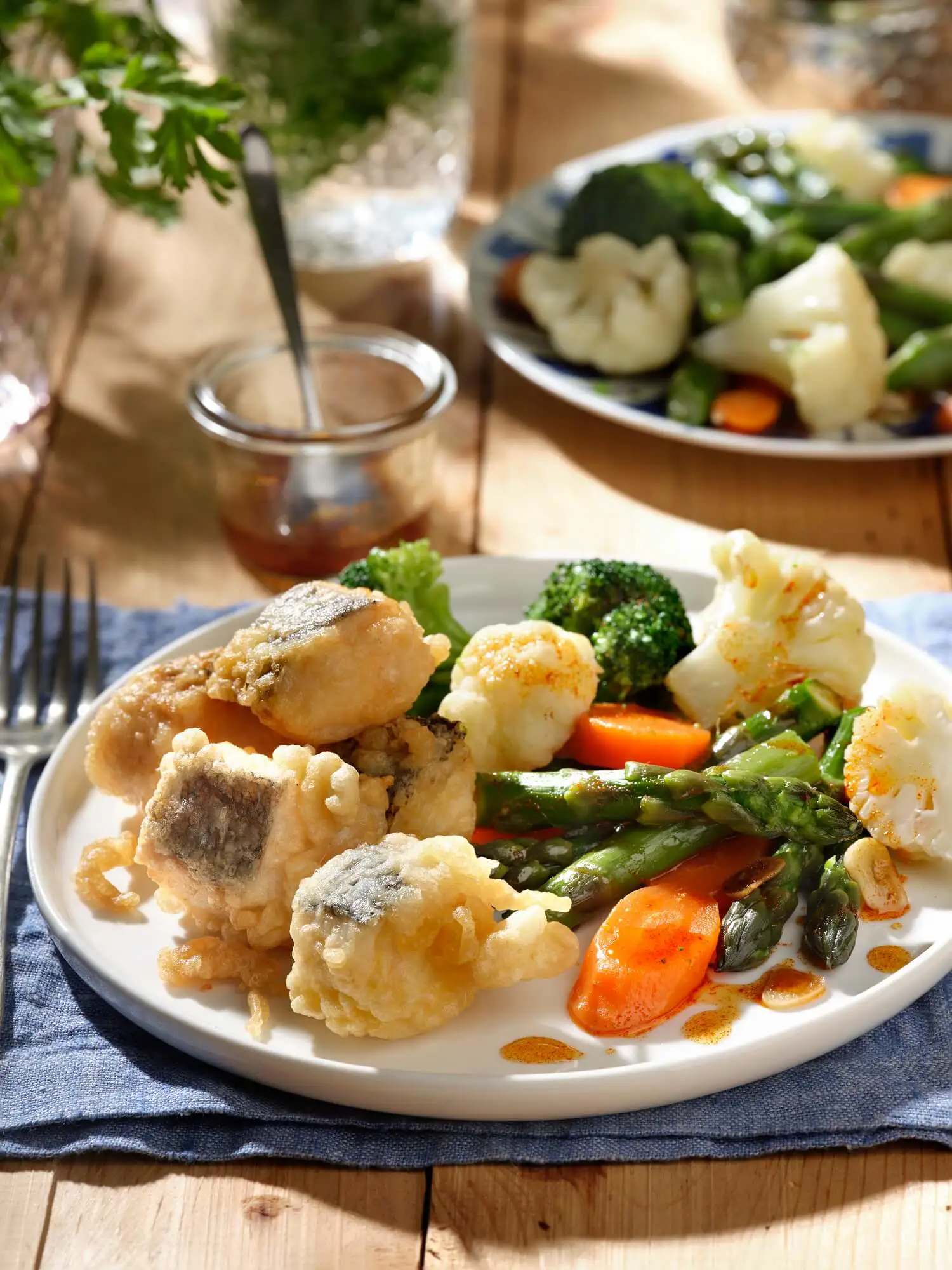 recetas con coliflor merluza en tempura con menestra de verdura