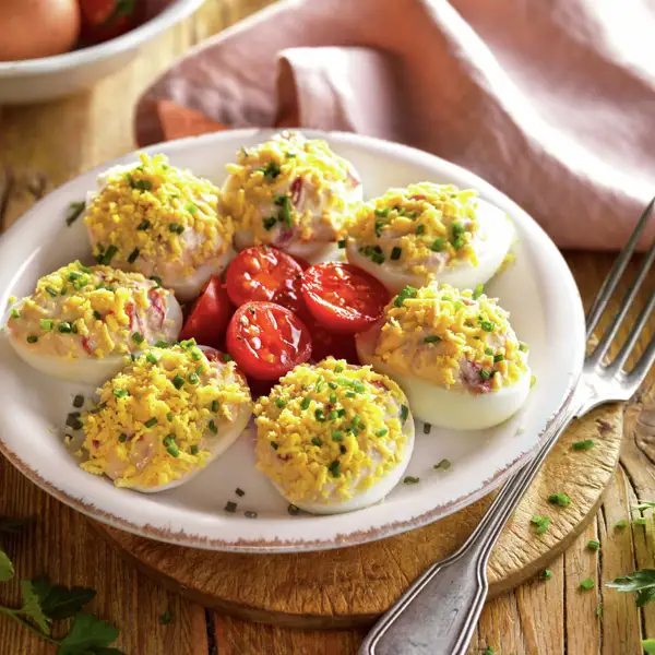 Los huevos rellenos te quedarán perfectos con estos trucos infalibles de las abuelas españolas