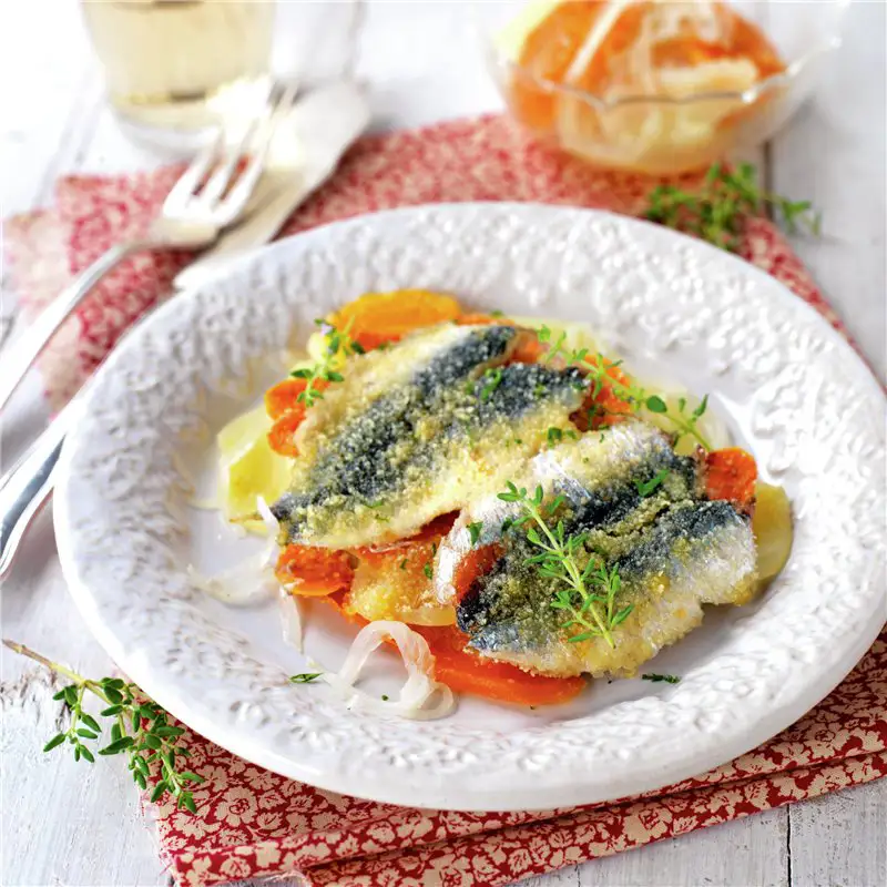 Sardinas al horno con patatas y cebolla