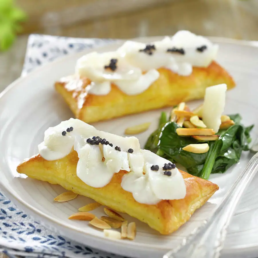 Milhojas de bacalao y crema de yogur