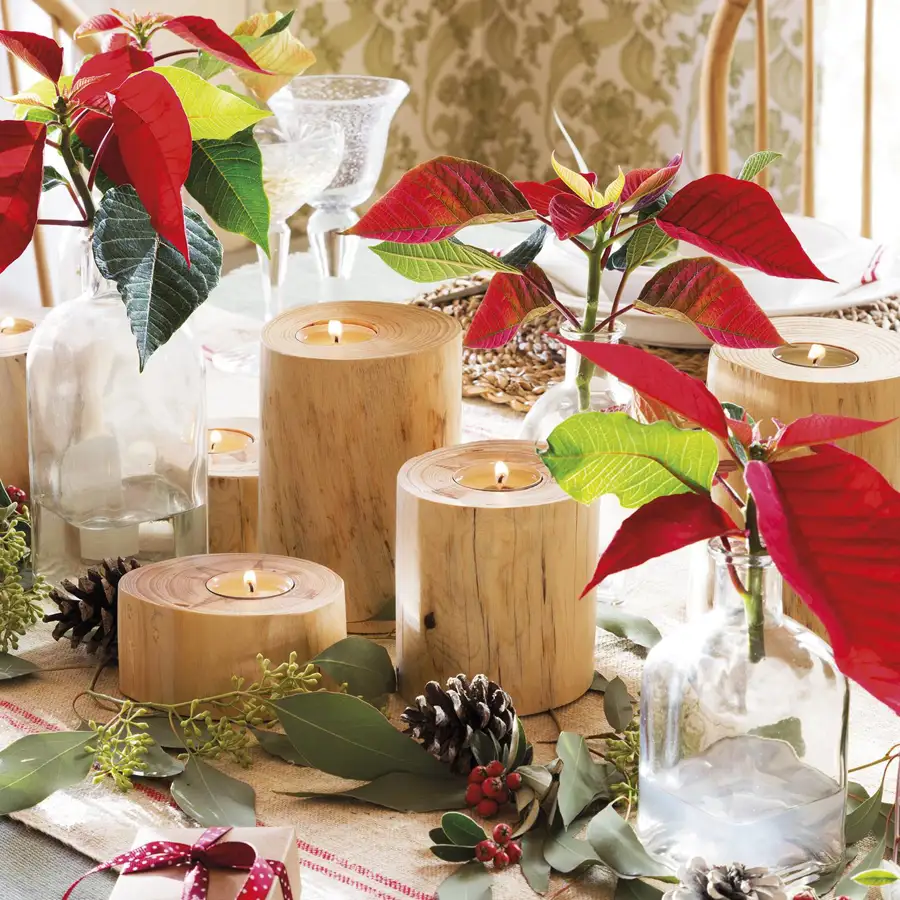 Mesa de Navidad con poinsettias