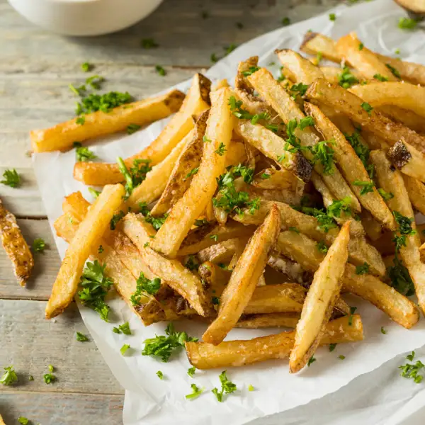 El secreto mejor guardado de los chefs más top para unas patatas fritas crujientes