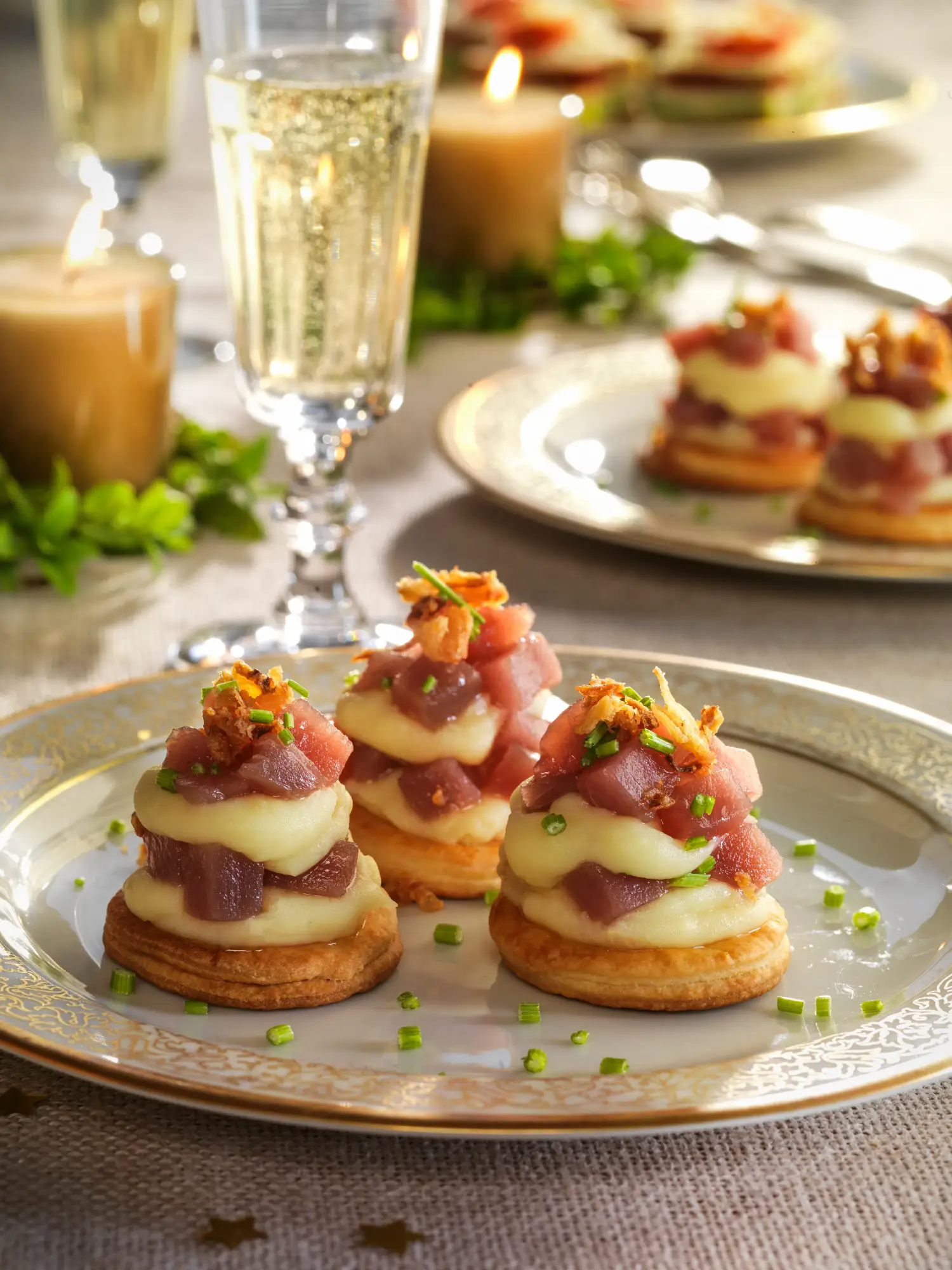 Canapés con tartar de atún y parmentier de patata