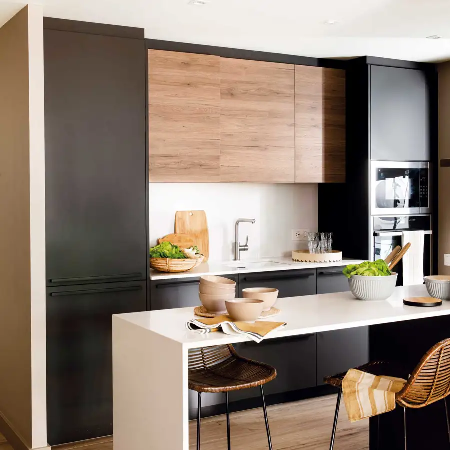 cocina-diseno-madera-y-negro-00521422