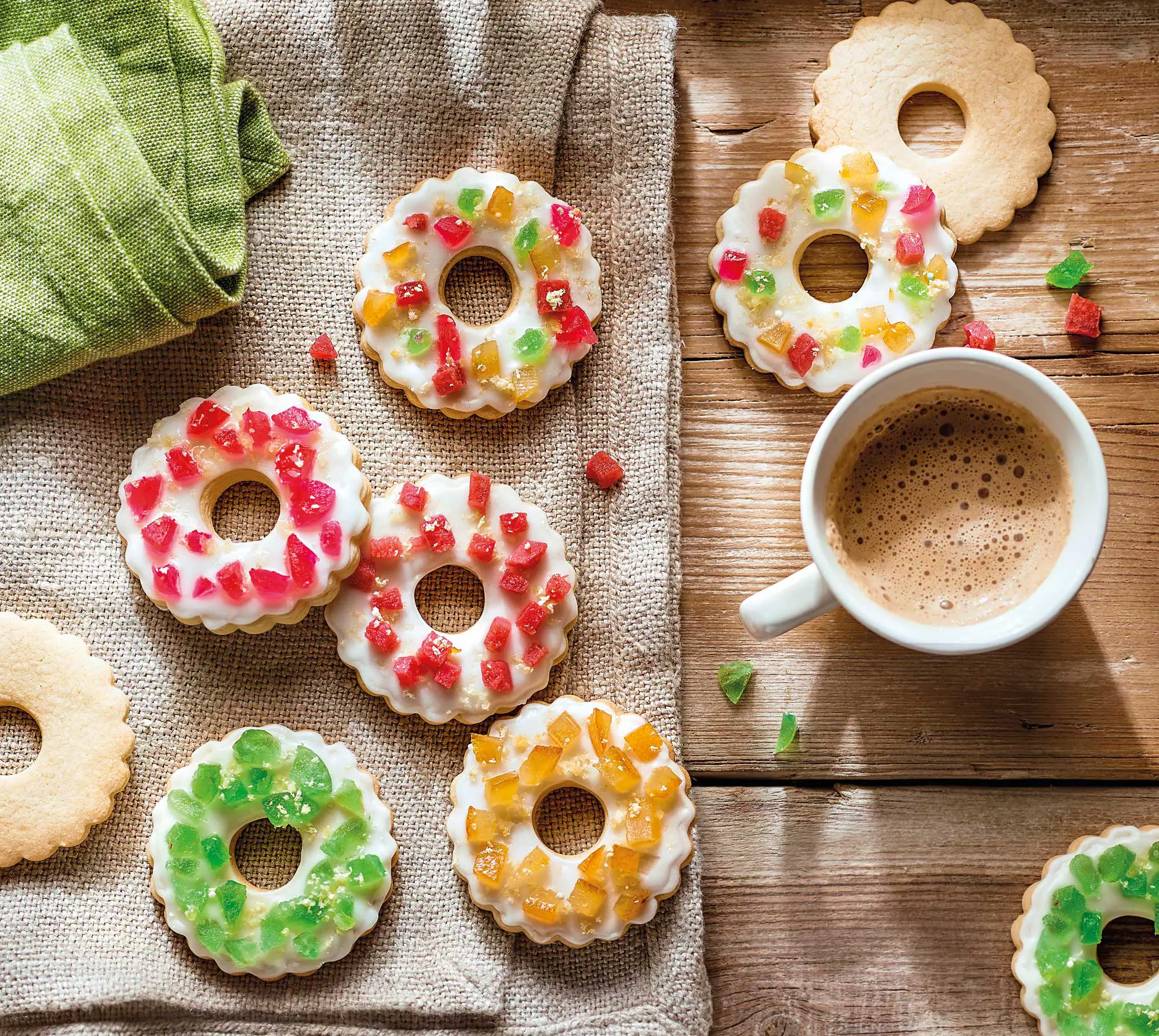 Galletas con frutas escarchadas