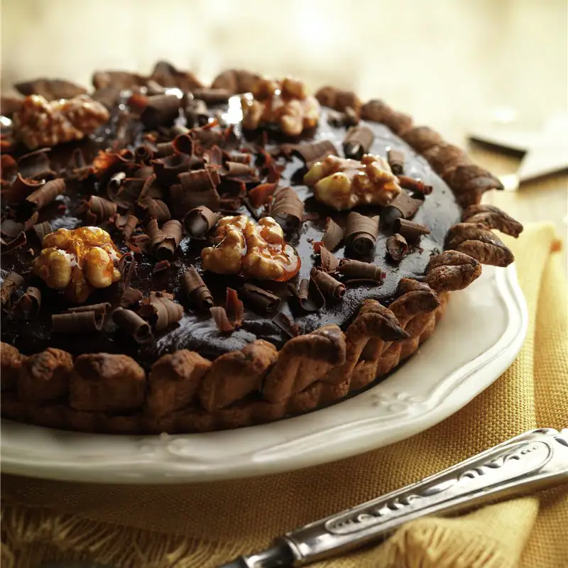 Tarta de chocolate con nueces al caramelo