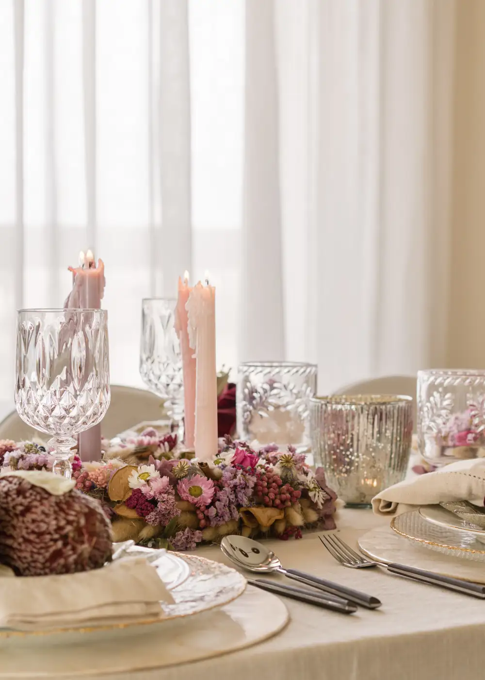 Mesa de Navidad en tonos rosas