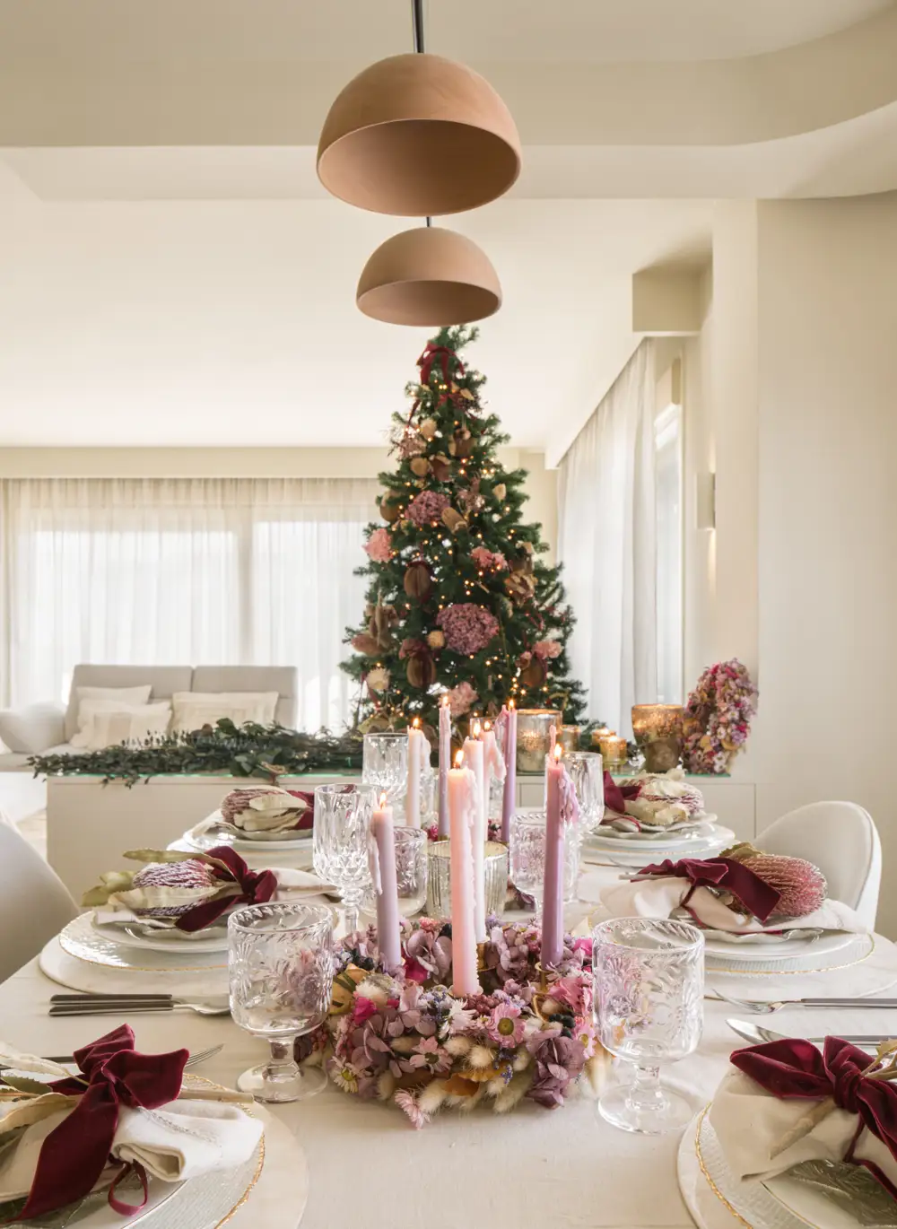 Mesa de Navidad en tonos rosas