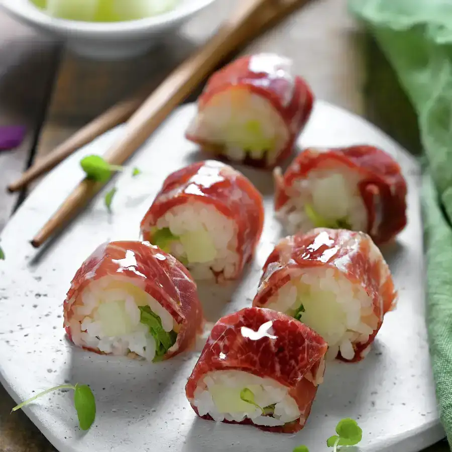 Makis de melón con jamón