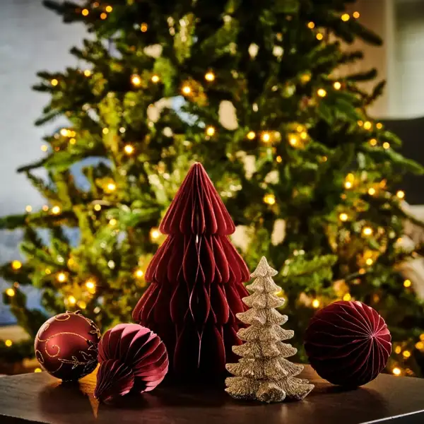 El color que será tendencia esta Navidad 2024: 7 ideas para el árbol y los adornos