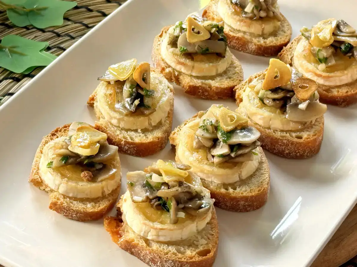 canapes de queso de cabra y champinones