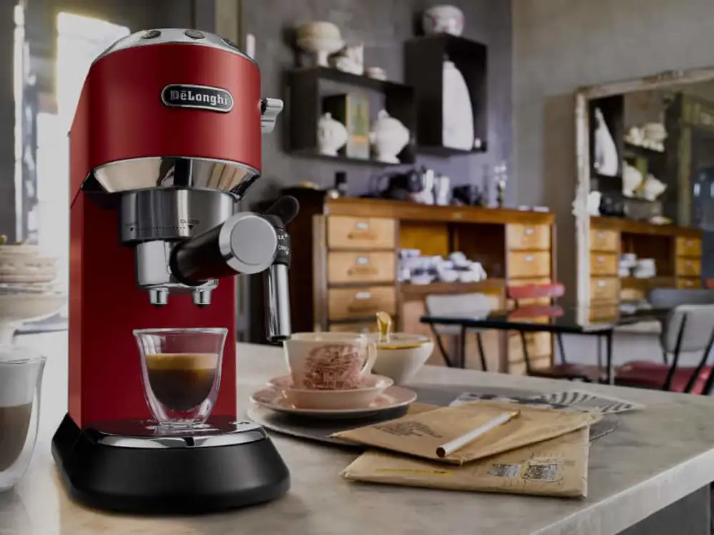 Alerta Black Friday Amazon: la cafetera De'Longhi Dedica rebajada al 39% de descuento