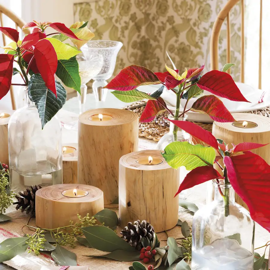 Mesa de Navidad con poinsettias