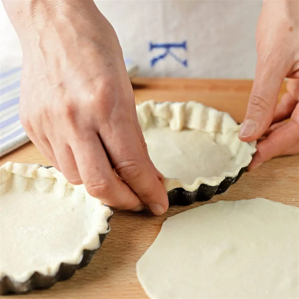 Preparando la masa de unas tartaletas